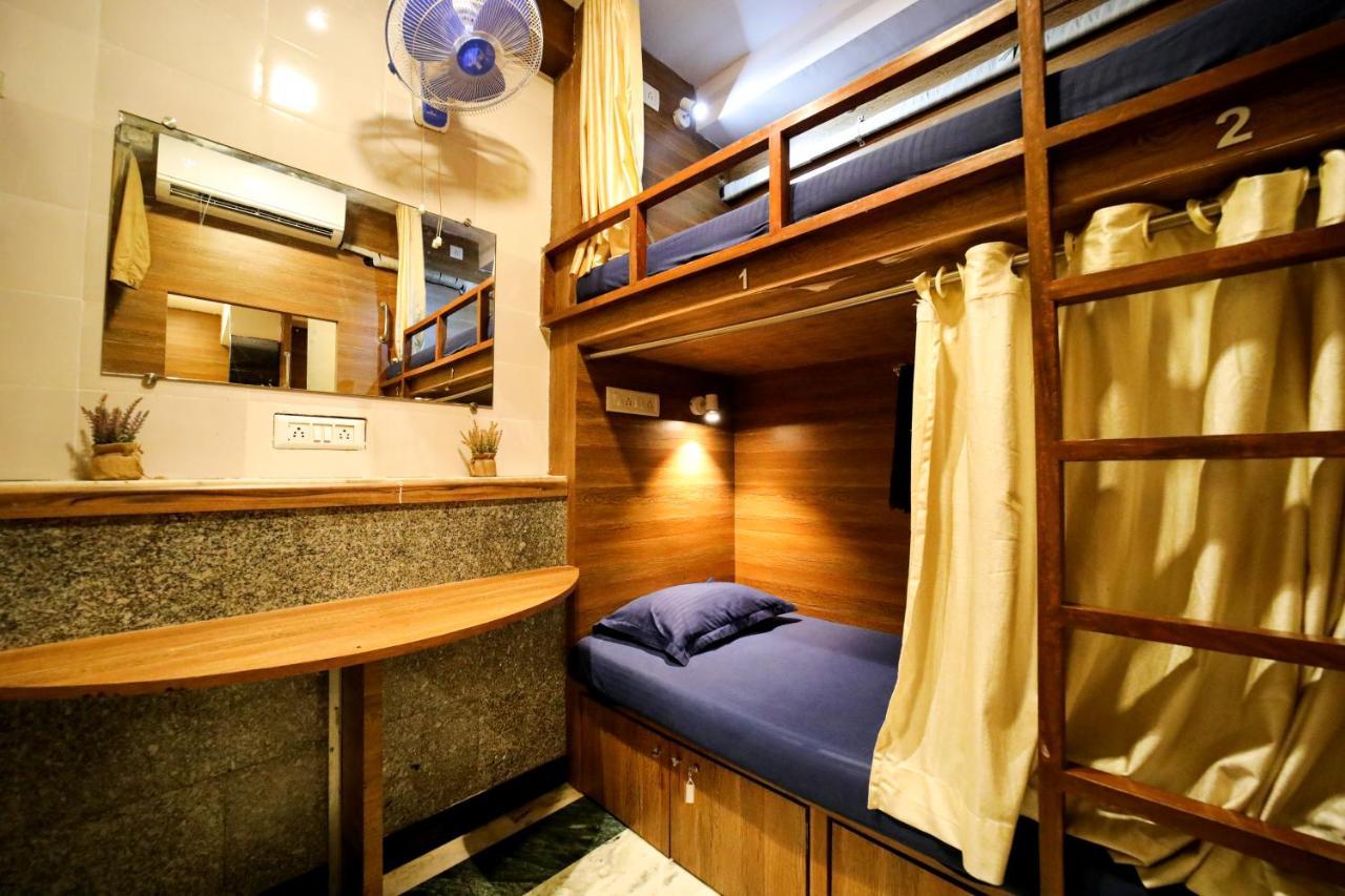 Maple Social Hubz-Hostel Мумбай Екстериор снимка