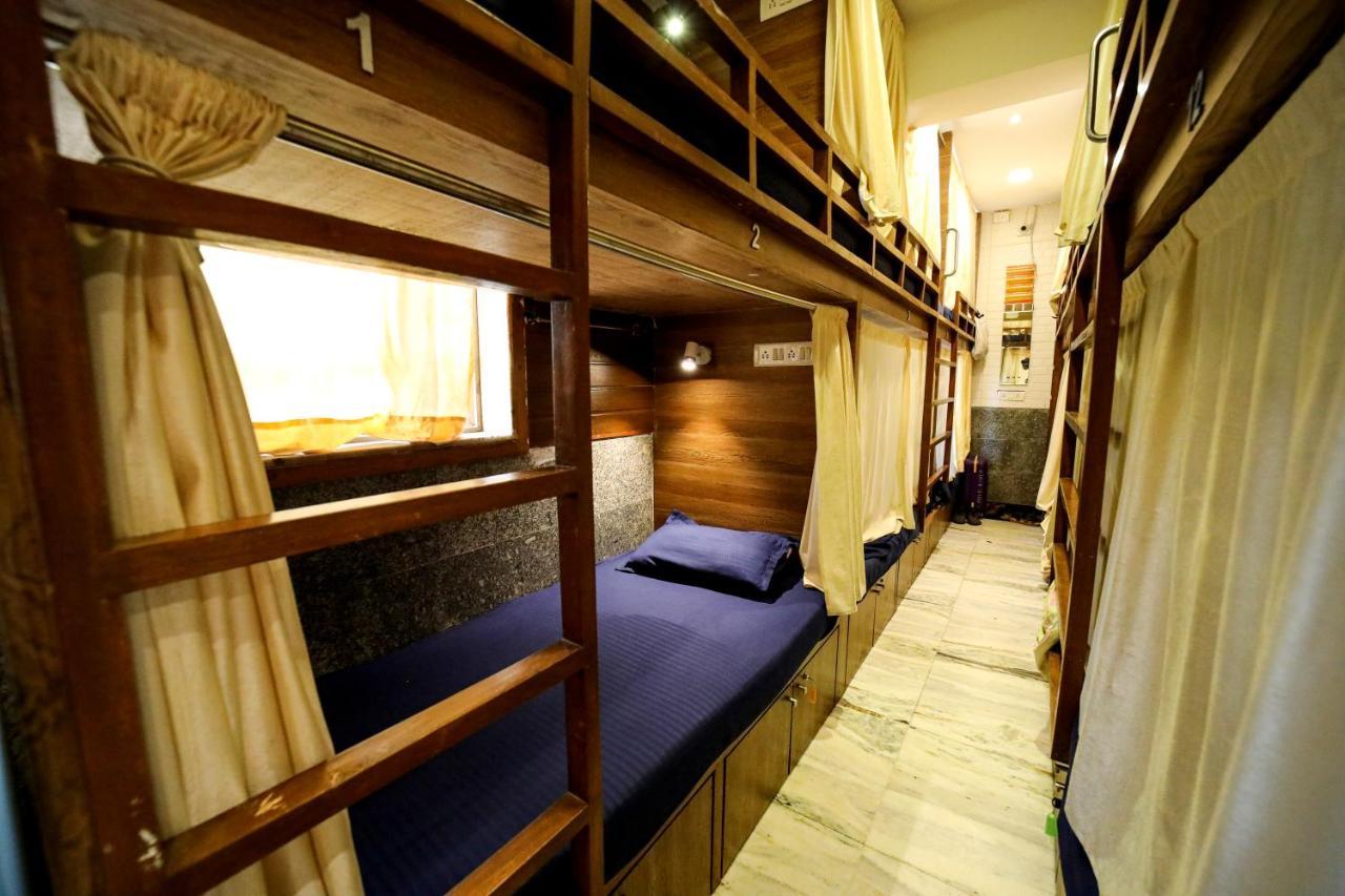 Maple Social Hubz-Hostel Мумбай Екстериор снимка