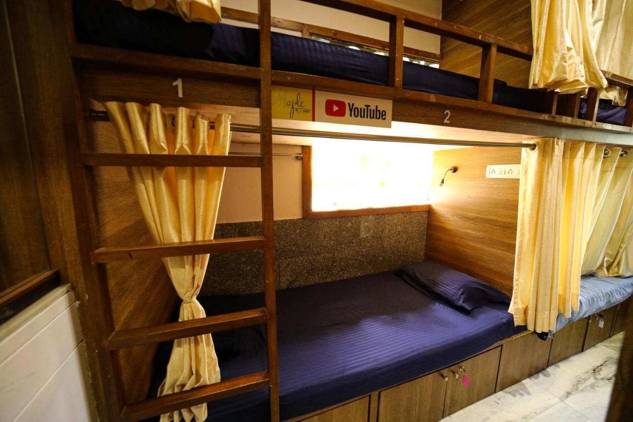 Maple Social Hubz-Hostel Мумбай Екстериор снимка
